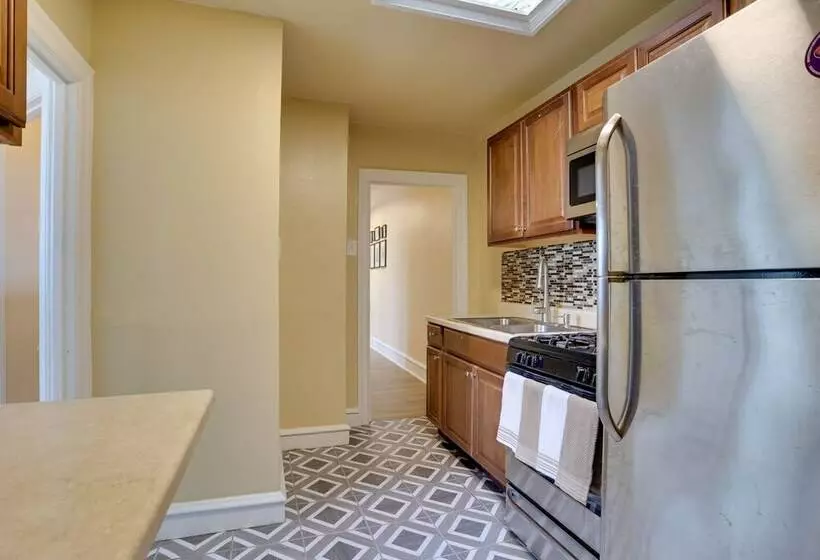 Hatboro Retreat: Steps From Shopping & Dining!