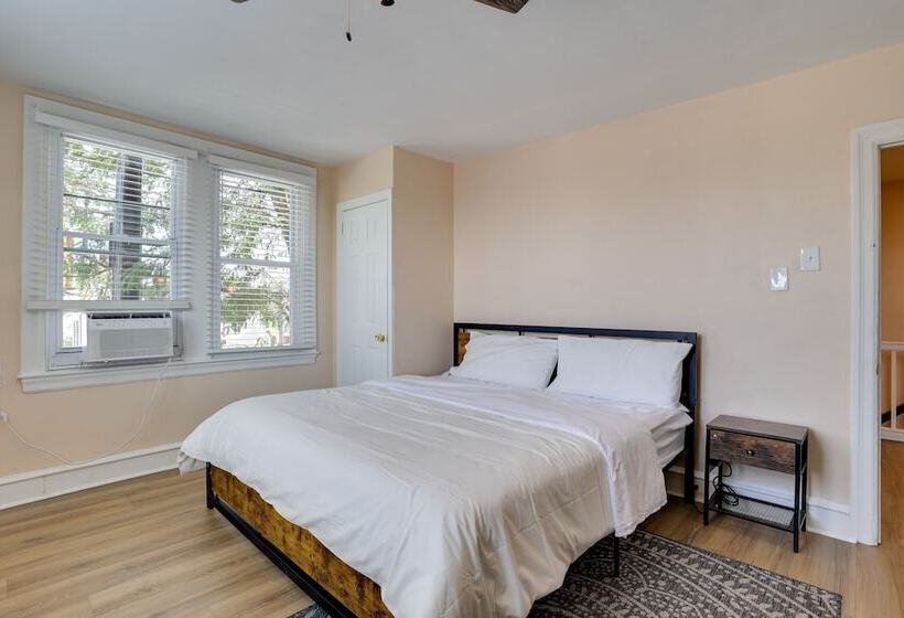 Hatboro Retreat: Steps From Shopping & Dining!