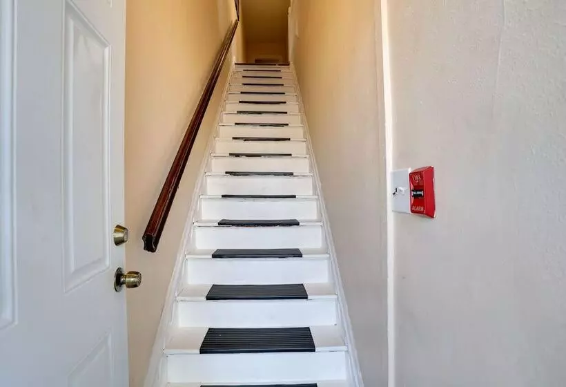 Hatboro Retreat: Steps From Shopping & Dining!