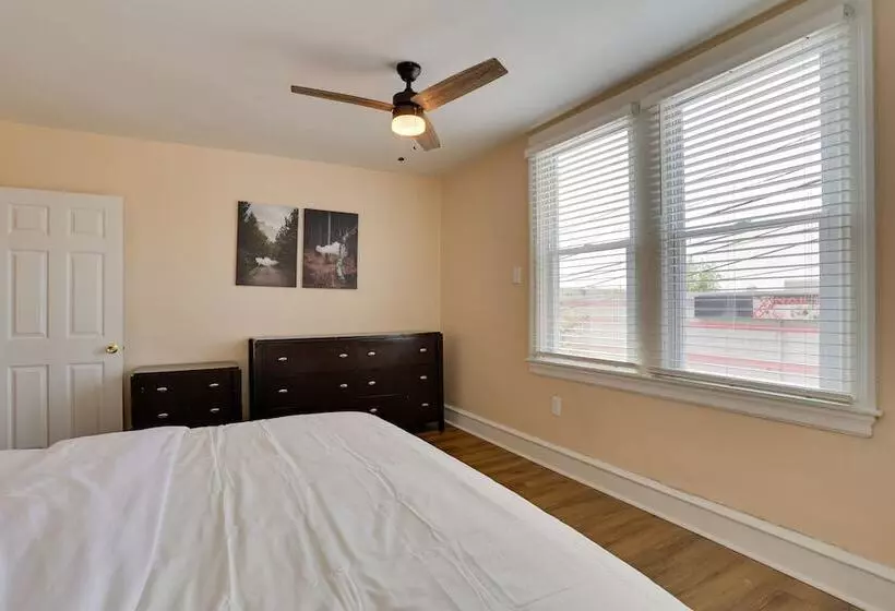 Hatboro Retreat: Steps From Shopping & Dining!