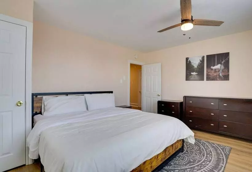 Hatboro Retreat: Steps From Shopping & Dining!