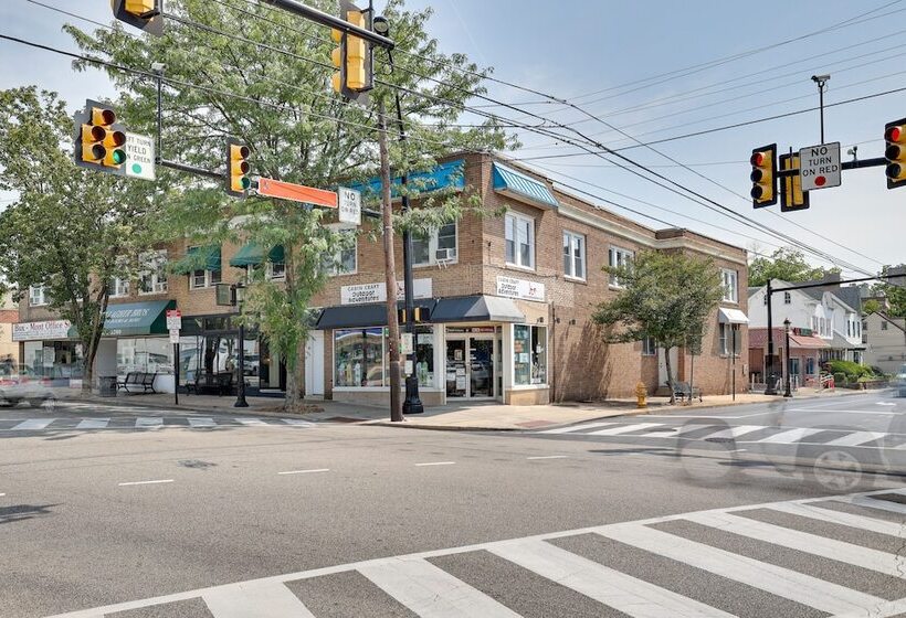 Hatboro Retreat: Steps From Shopping & Dining!