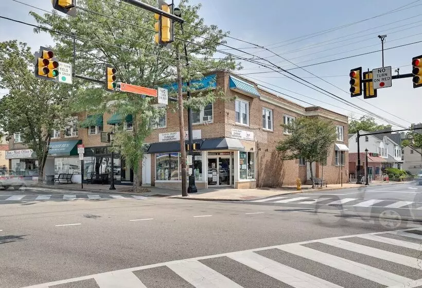 Hatboro Retreat: Steps From Shopping & Dining!