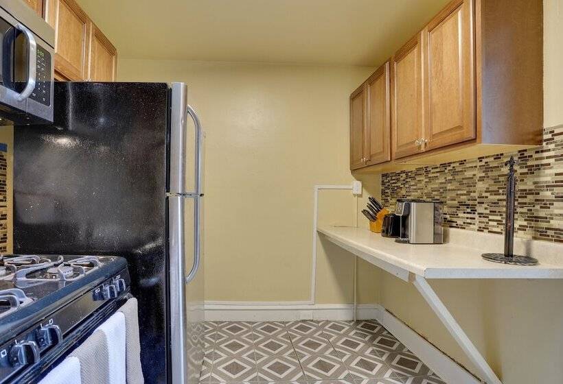 Hatboro Retreat: Steps From Shopping & Dining!