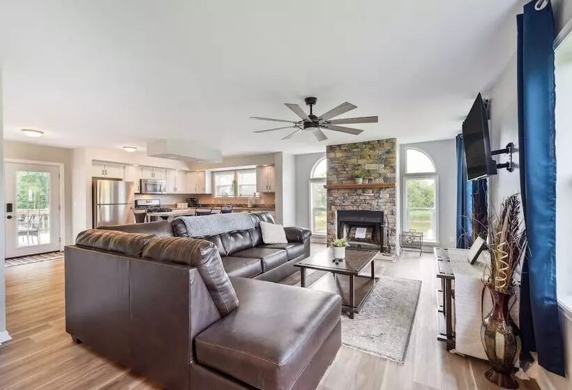 Heaven On The Hill  Retreat W/ Deck + Gas Grill!