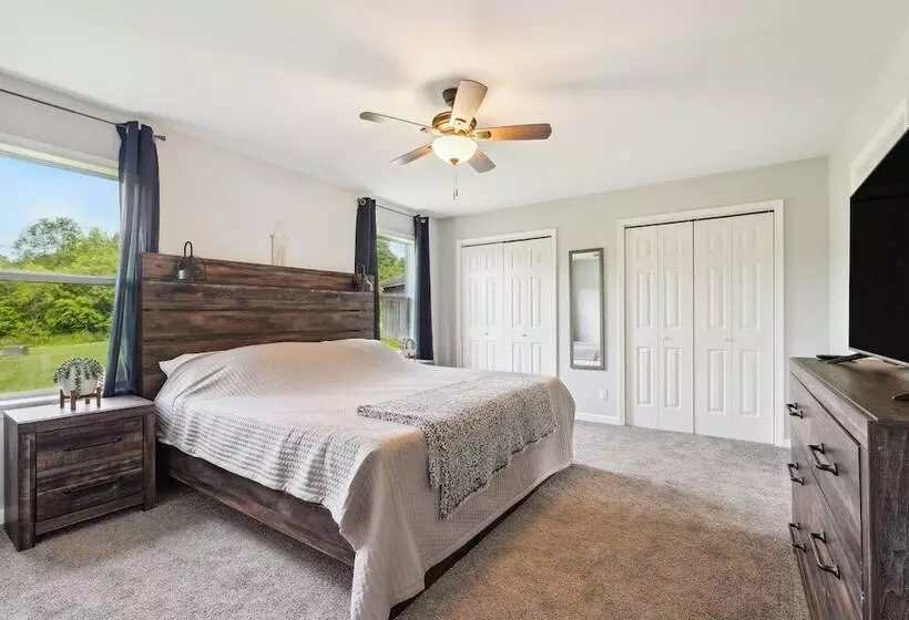 Heaven On The Hill  Retreat W/ Deck + Gas Grill!