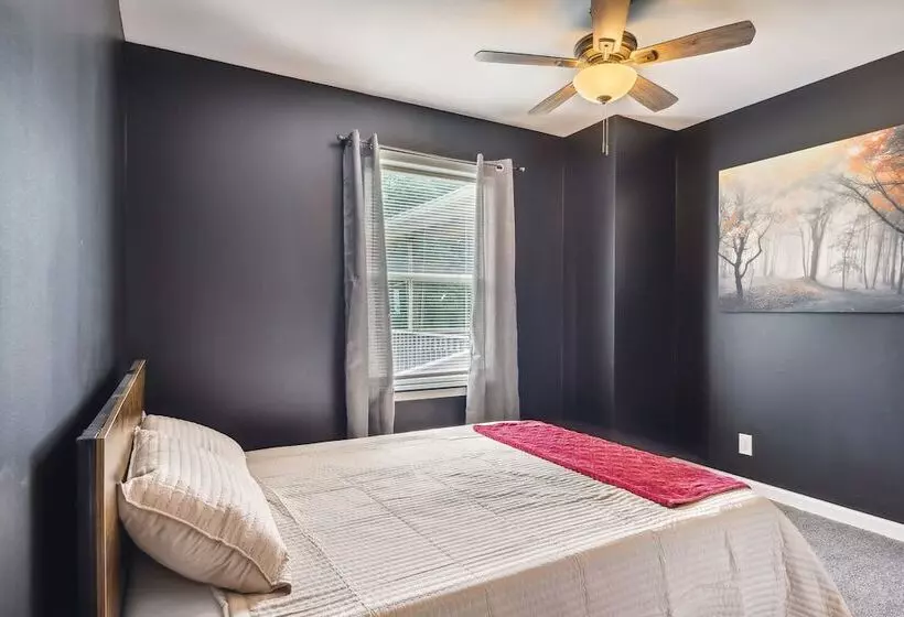 Heaven On The Hill  Retreat W/ Deck + Gas Grill!