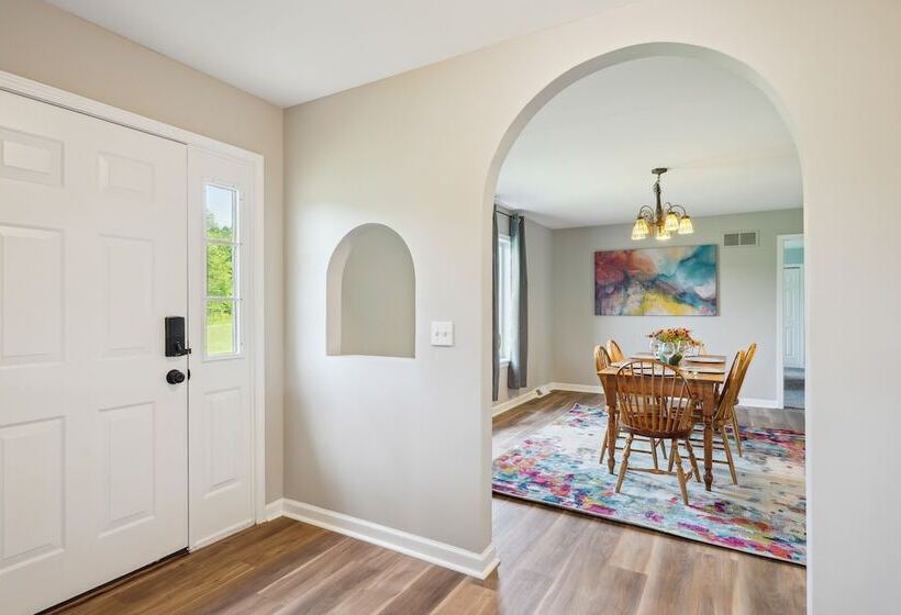 Heaven On The Hill  Retreat W/ Deck + Gas Grill!