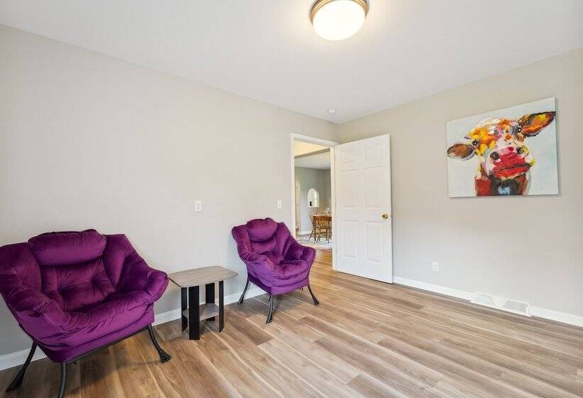 Heaven On The Hill  Retreat W/ Deck + Gas Grill!