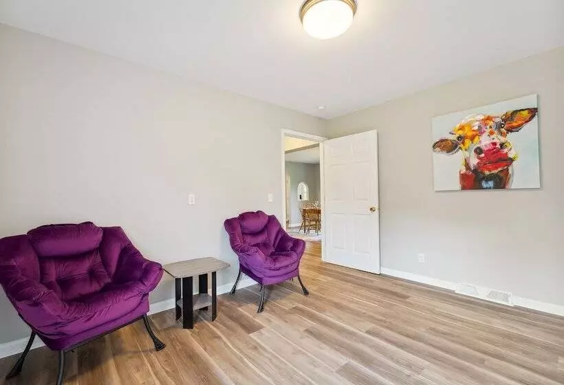 Heaven On The Hill  Retreat W/ Deck + Gas Grill!