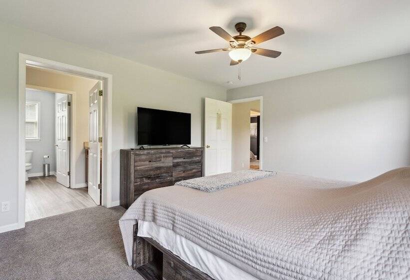 Heaven On The Hill  Retreat W/ Deck + Gas Grill!