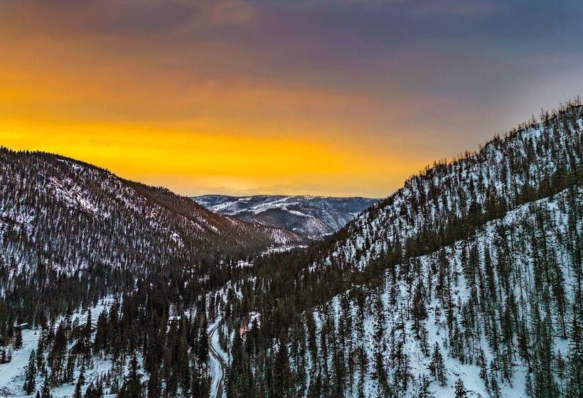 Hike, Bike, Raft: Colorado Home Near Crested Butte