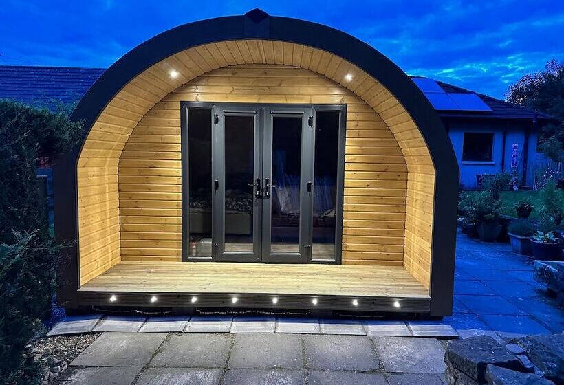 Hotelli Charming 1 Bed Lodge In Dumfries