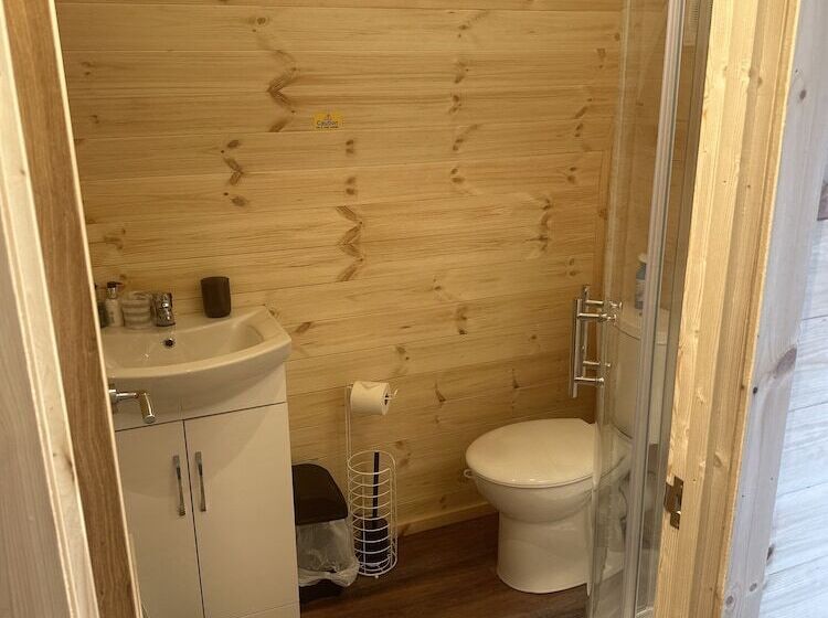 Hotelli Charming 1 Bed Lodge In Dumfries