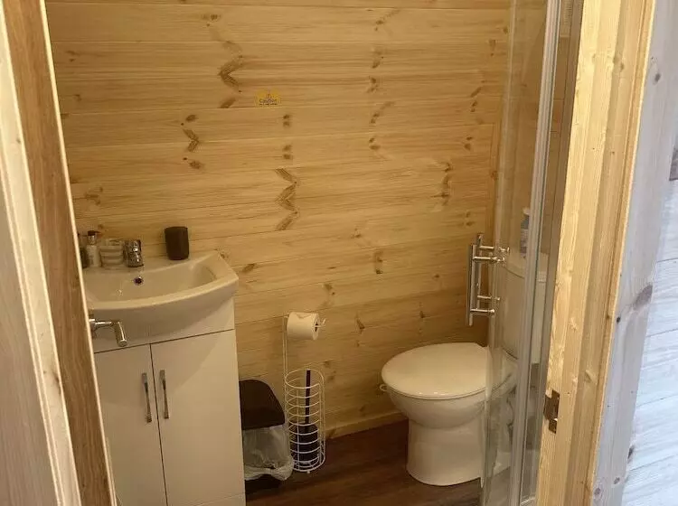 Hotelli Charming 1 Bed Lodge In Dumfries