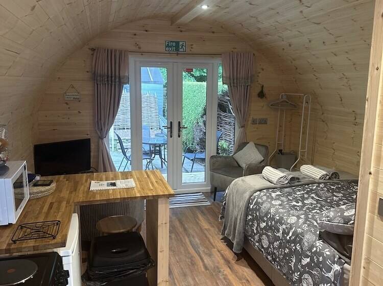 Hotelli Charming 1 Bed Lodge In Dumfries