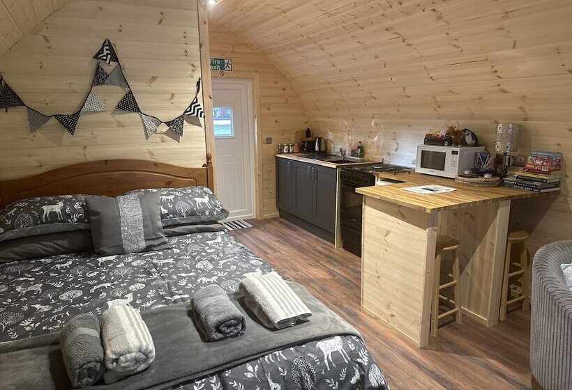 Hotelli Charming 1 Bed Lodge In Dumfries