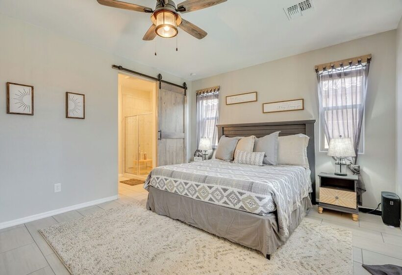 Lovely Tucson Home W/ Private Pool & Fire Pit!