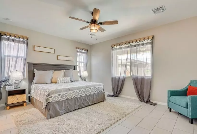 Lovely Tucson Home W/ Private Pool & Fire Pit!