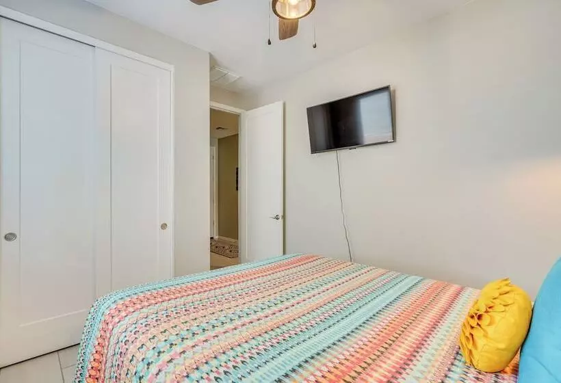 Lovely Tucson Home W/ Private Pool & Fire Pit!