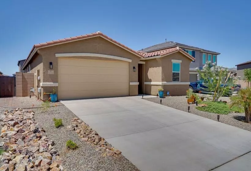Lovely Tucson Home W/ Private Pool & Fire Pit!
