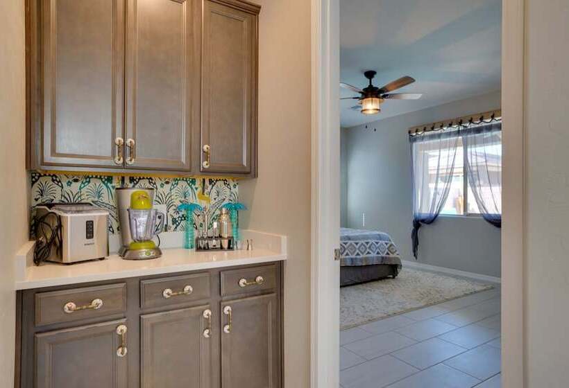 Lovely Tucson Home W/ Private Pool & Fire Pit!