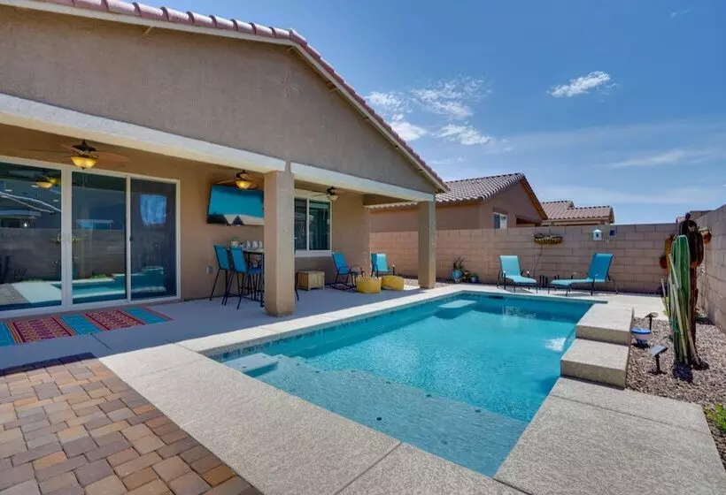 Lovely Tucson Home W/ Private Pool & Fire Pit!