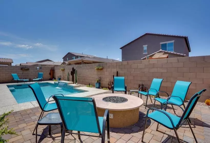 Lovely Tucson Home W/ Private Pool & Fire Pit!
