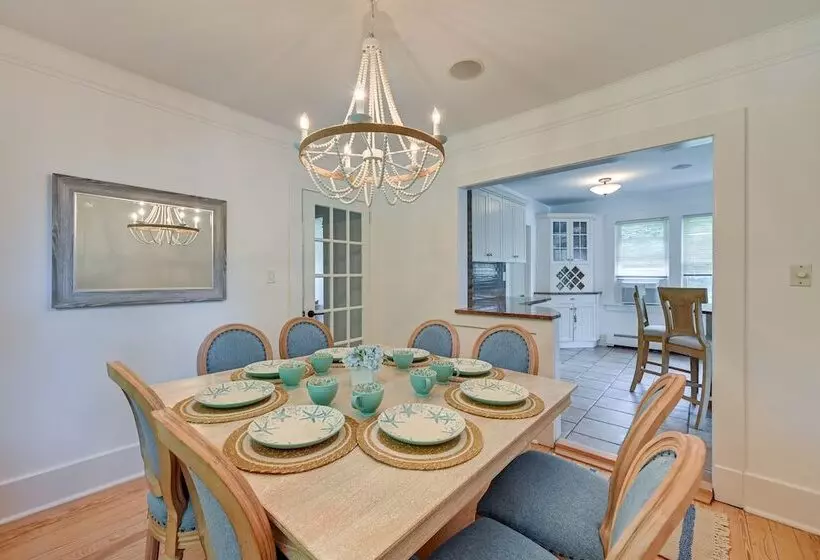 Luxurious Eastport Retreat W/ Private Pool!