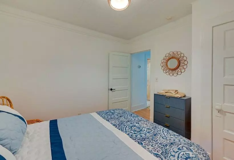 Luxurious Eastport Retreat W/ Private Pool!