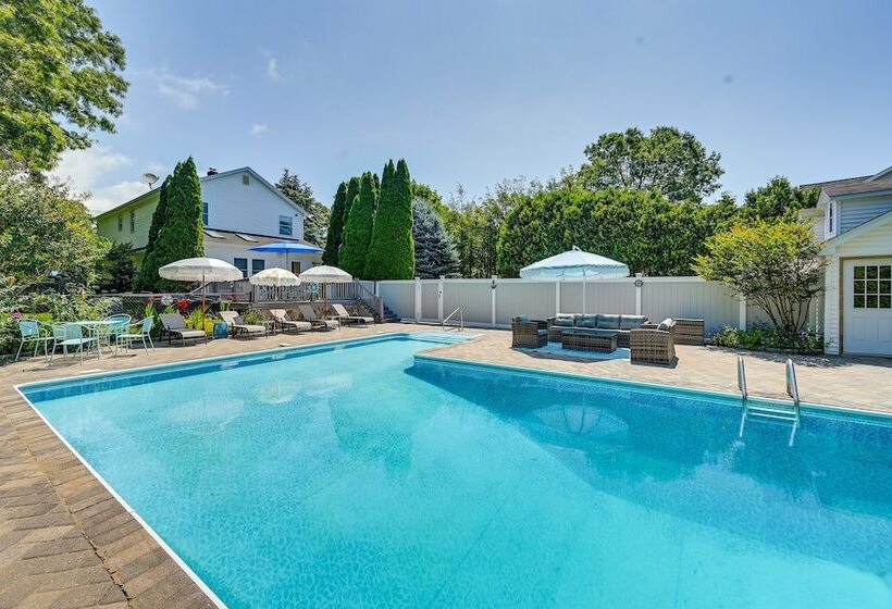 Luxurious Eastport Retreat W/ Private Pool!
