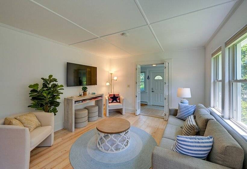 Luxurious Eastport Retreat W/ Private Pool!