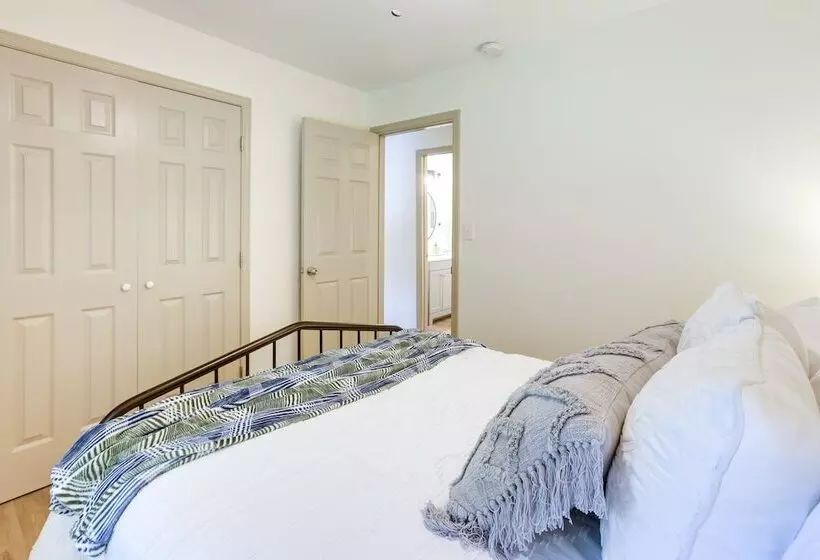 Pet Friendly Alabama Retreat W/ Deck & Patio!