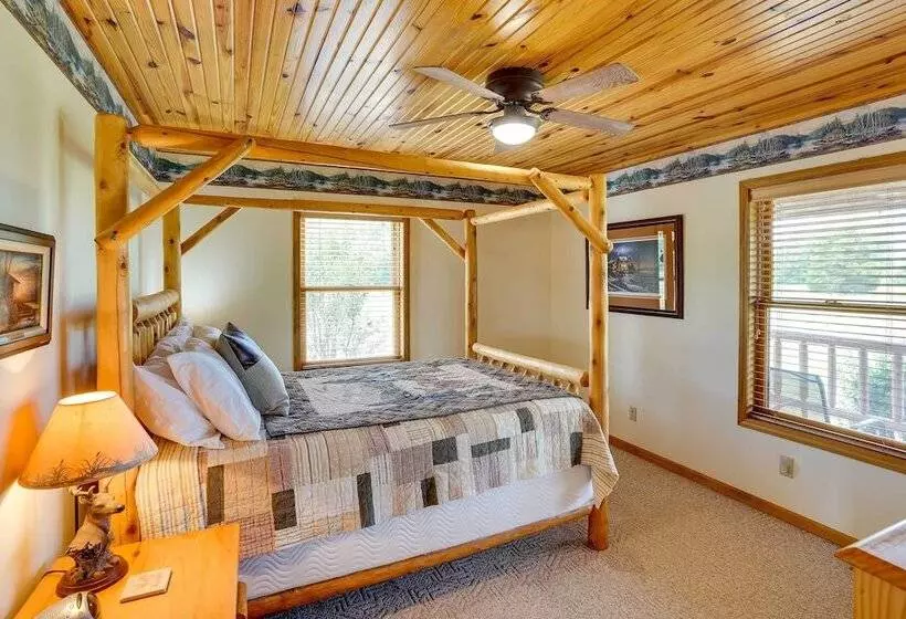 Pet Friendly Vienna Cabin W/ Screened In Porch!