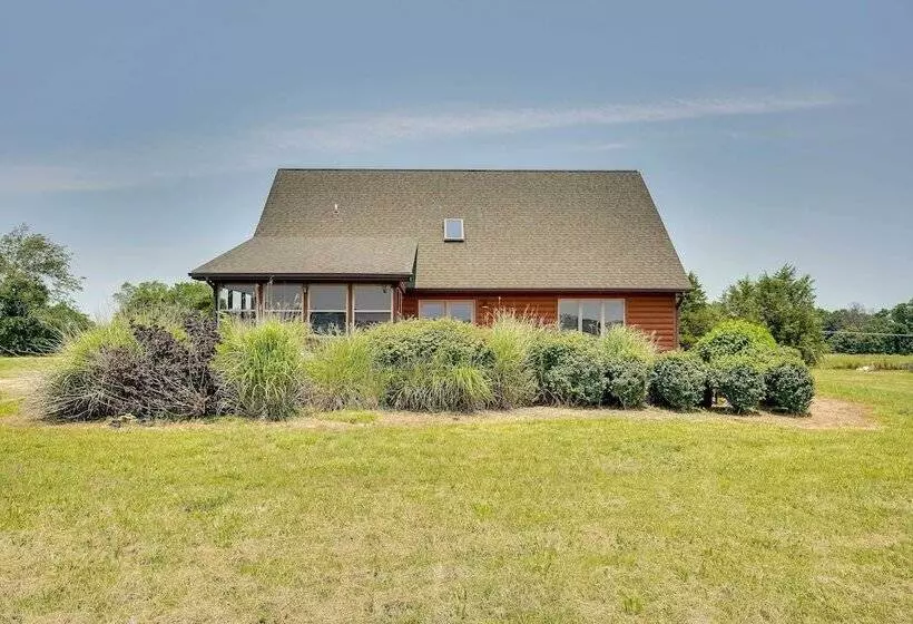 Pet Friendly Vienna Cabin W/ Screened In Porch!