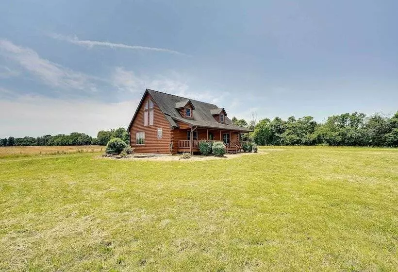 Pet Friendly Vienna Cabin W/ Screened In Porch!