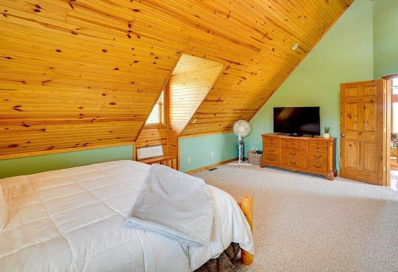 Pet Friendly Vienna Cabin W/ Screened In Porch!