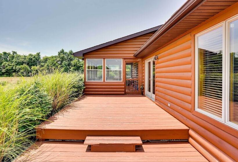 Pet Friendly Vienna Cabin W/ Screened In Porch!