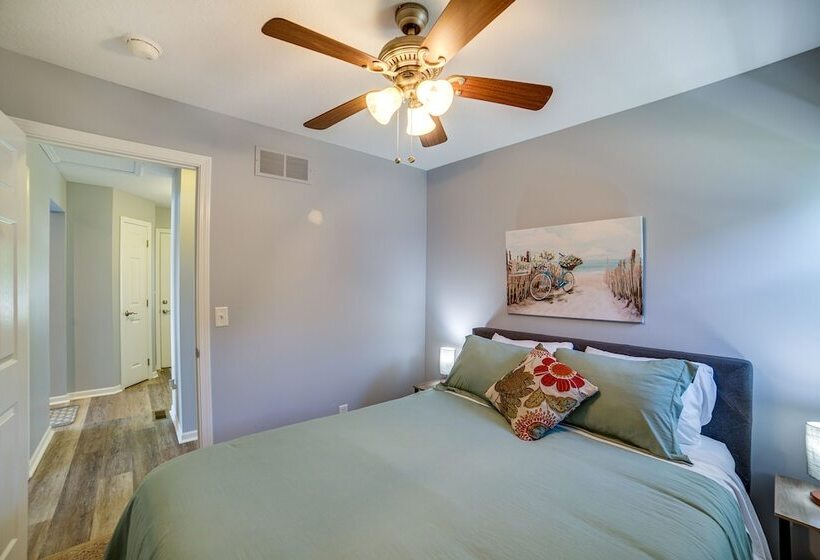 Quaint Olivet Cabin W/ Patio On Duck Lake!