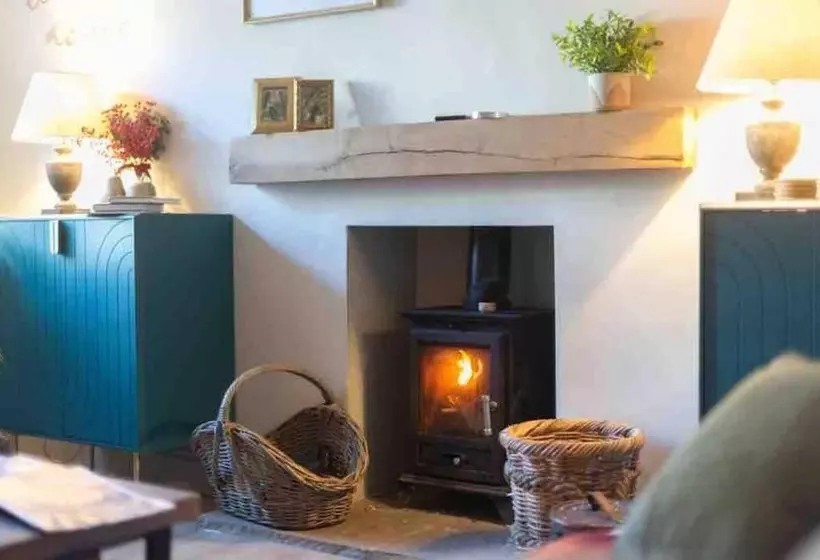 Residenssi Stunning 3 Bed Cottage, Hot Tub, Wi Fi, Parking