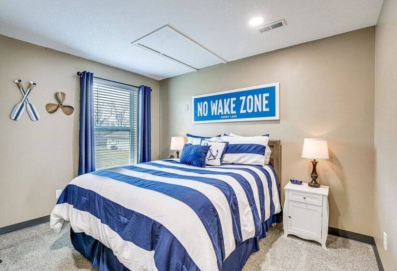 Spacious Ozawkie Home   Near Lake Perry!