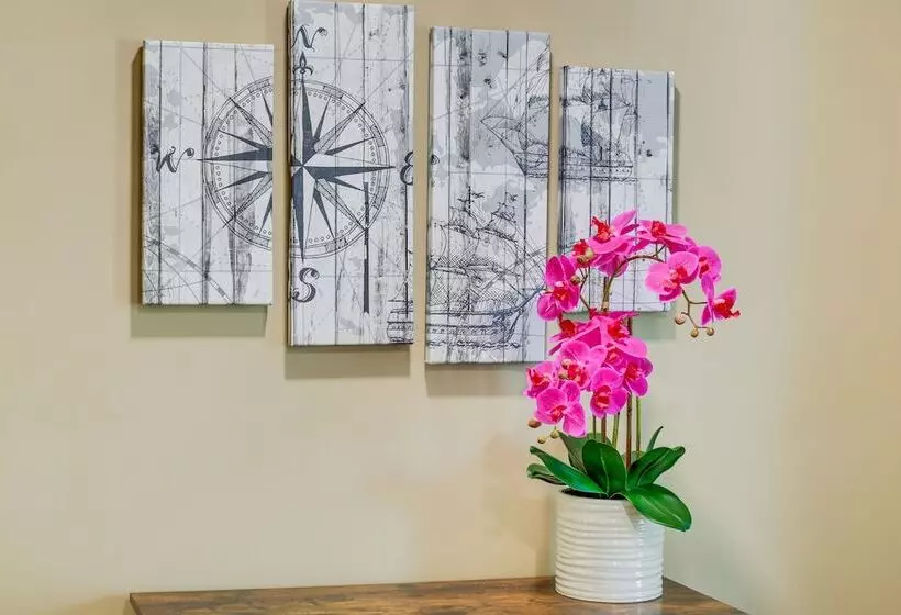 Spacious Ozawkie Home   Near Lake Perry!