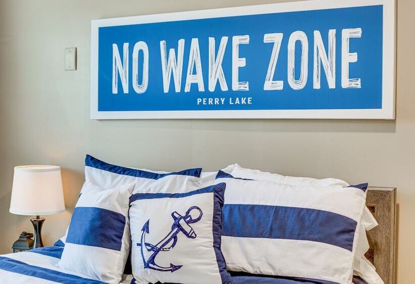 Spacious Ozawkie Home   Near Lake Perry!