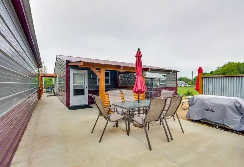 Spacious Ozawkie Home   Near Lake Perry!