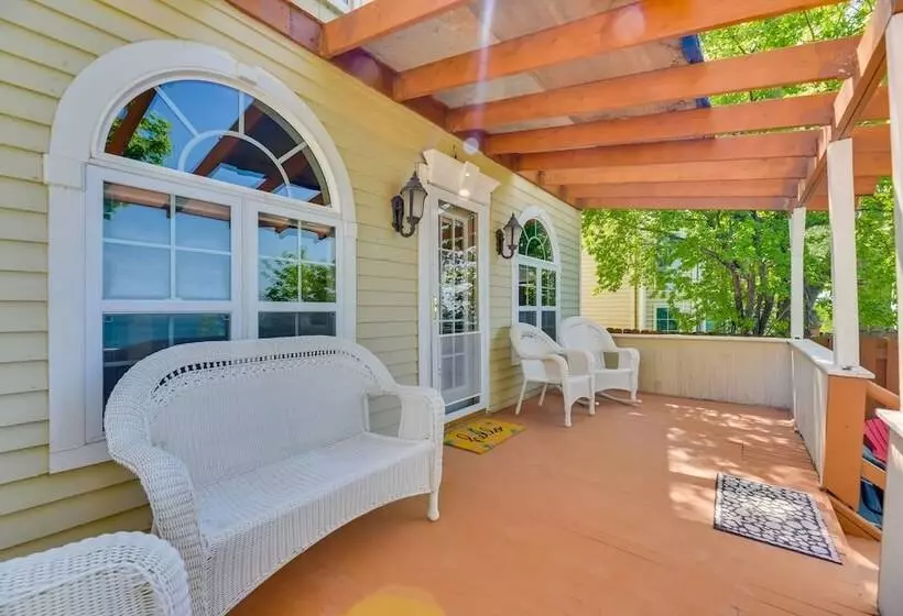 Turtle Cove Bay Beach House ~ 13 Mi To Buffalo!