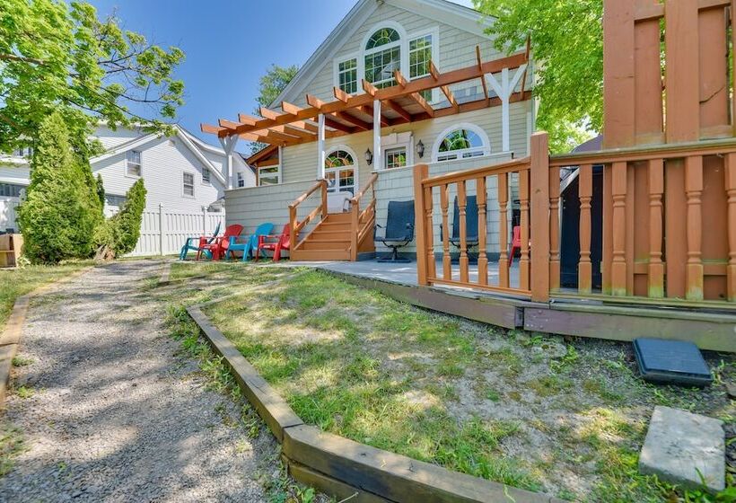 Turtle Cove Bay Beach House ~ 13 Mi To Buffalo!