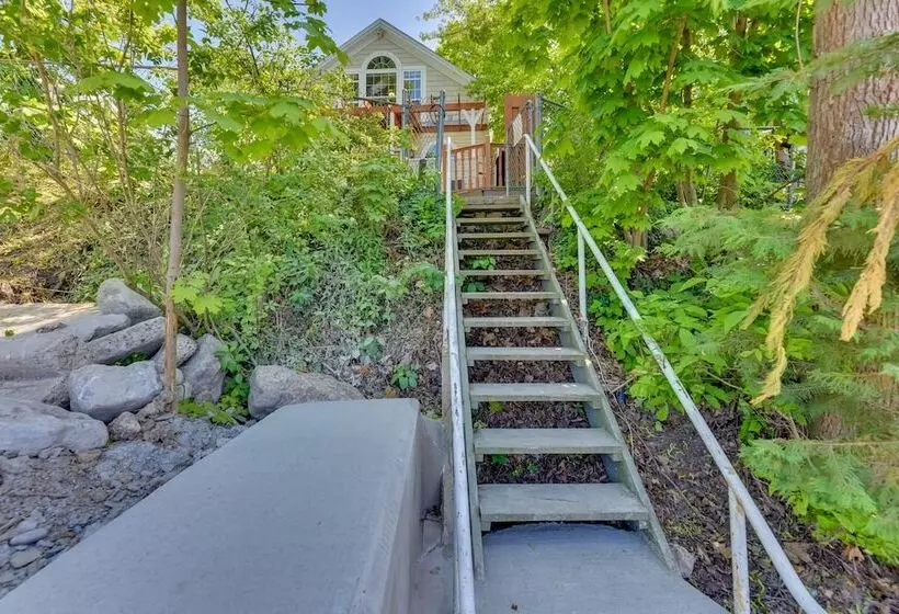 Turtle Cove Bay Beach House ~ 13 Mi To Buffalo!