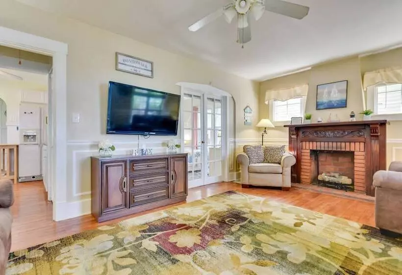 Turtle Cove Bay Beach House ~ 13 Mi To Buffalo!