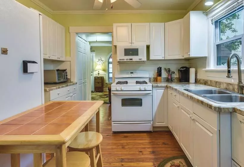 Turtle Cove Bay Beach House ~ 13 Mi To Buffalo!