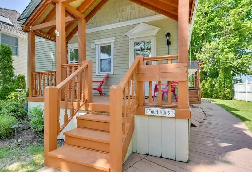 Turtle Cove Bay Beach House ~ 13 Mi To Buffalo!